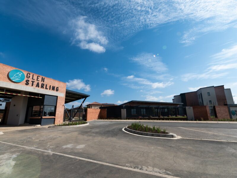 Two Bedroom Two Bathroom Apartment – Glen Starling – Special, Glen Marais