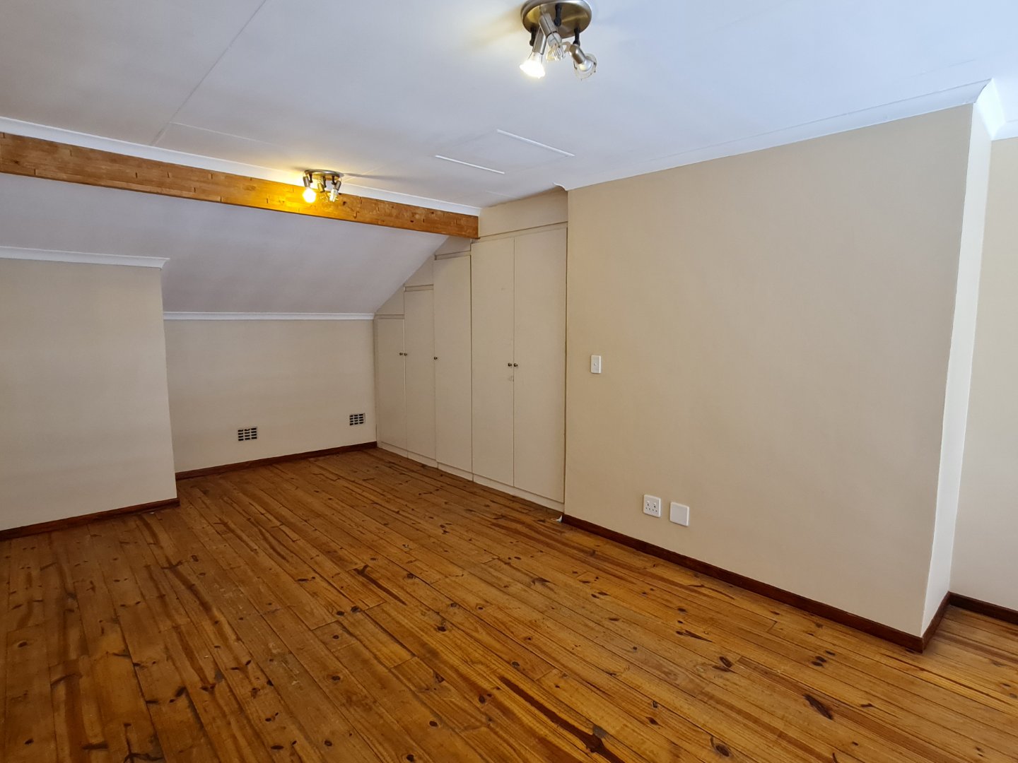 Two Bedroom Loft Apartment – Grand Central Apartments