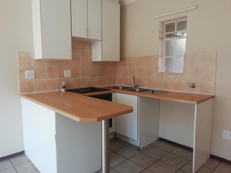 One Bedroom Apartment – The Waldorf, Ravenswood