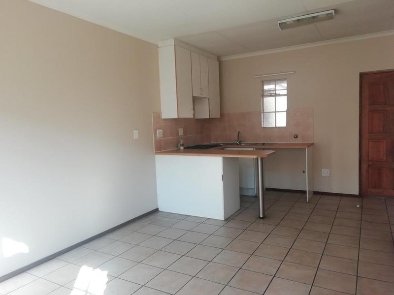 One Bedroom Apartment – The Waldorf, Ravenswood