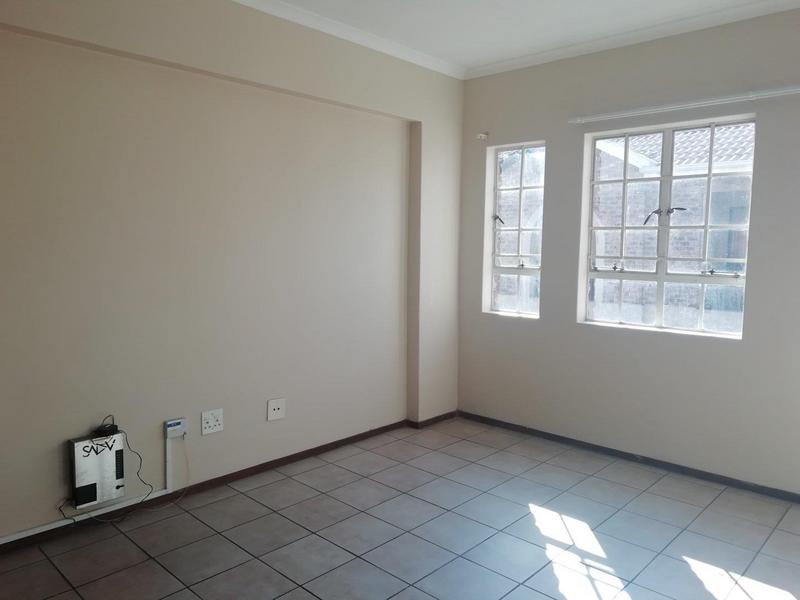 One Bedroom Apartment – The Waldorf, Ravenswood