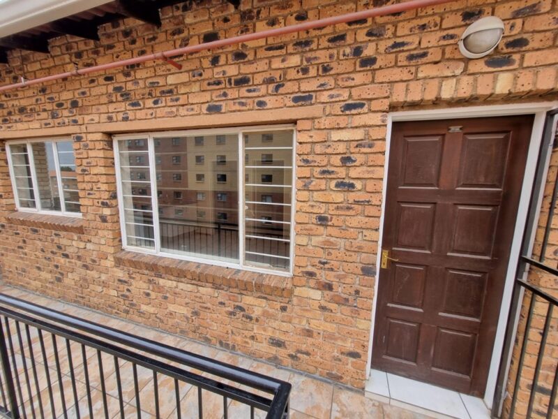 Two Bedroom Apartment – Oak Mews, Kempton Park Central