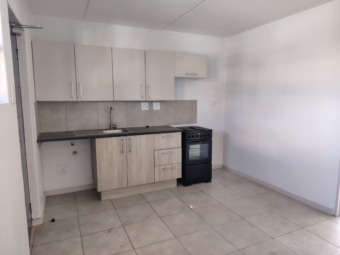 One Bedroom Apartment – Idwala Place, Grand Central