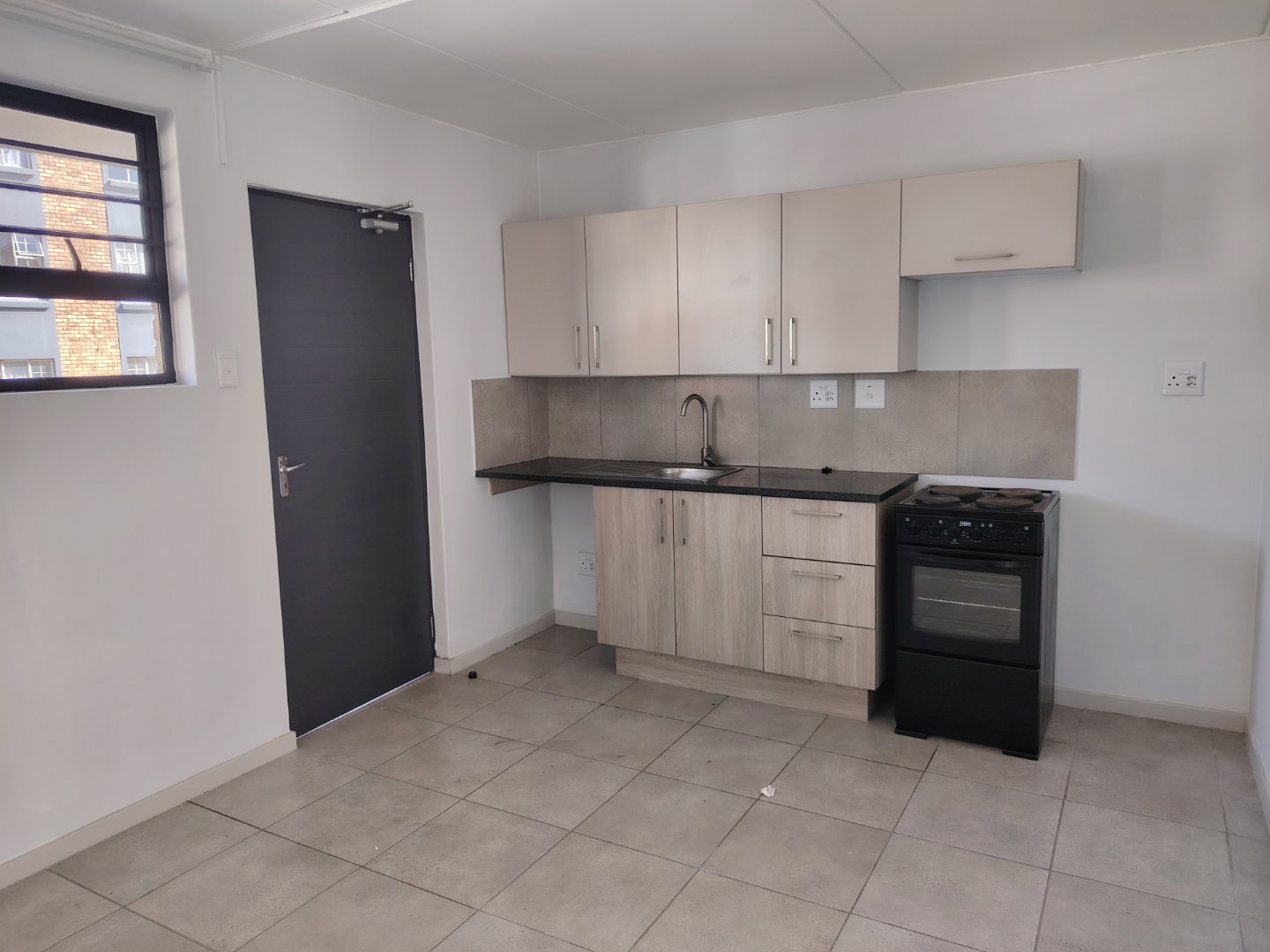One Bedroom Apartment – Idwala Place, Grand Central