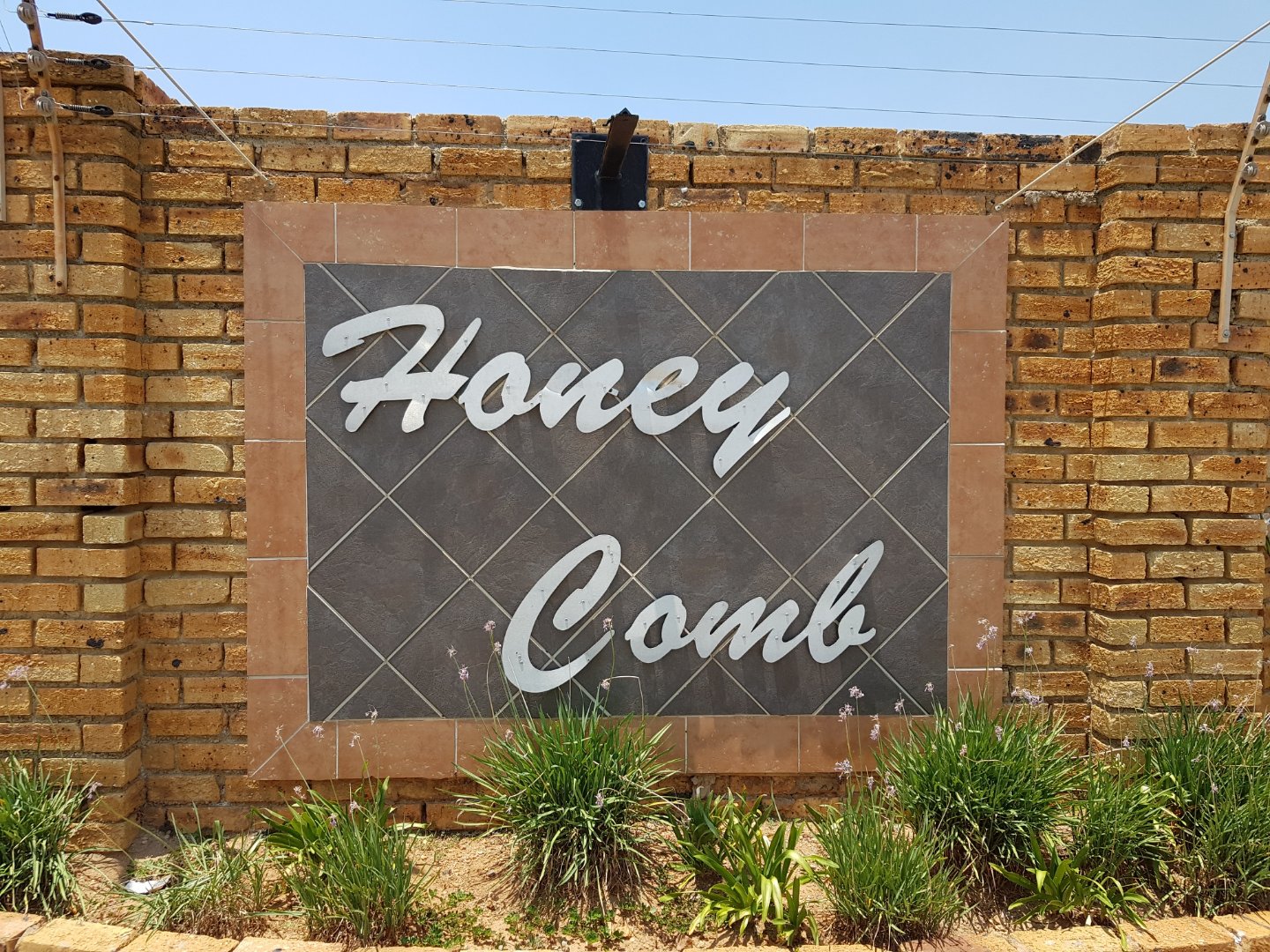 Two Bedroom Ground Floor Apartment – Honeycomb, Honeypark