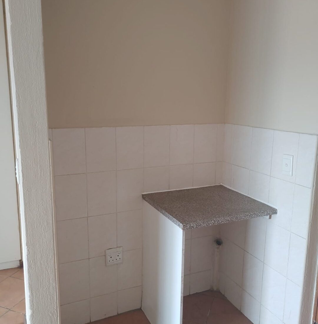 Two Bedroom Ground Floor Apartment – Honeycomb, Honeypark