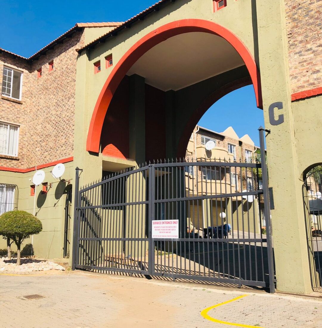 Spacious One Bedroom Apartment – Plaza Mayor, Amberfield
