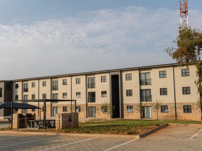 Student / Young Professional room available in a shared apartment – Ivy Corner, Die Hoewes